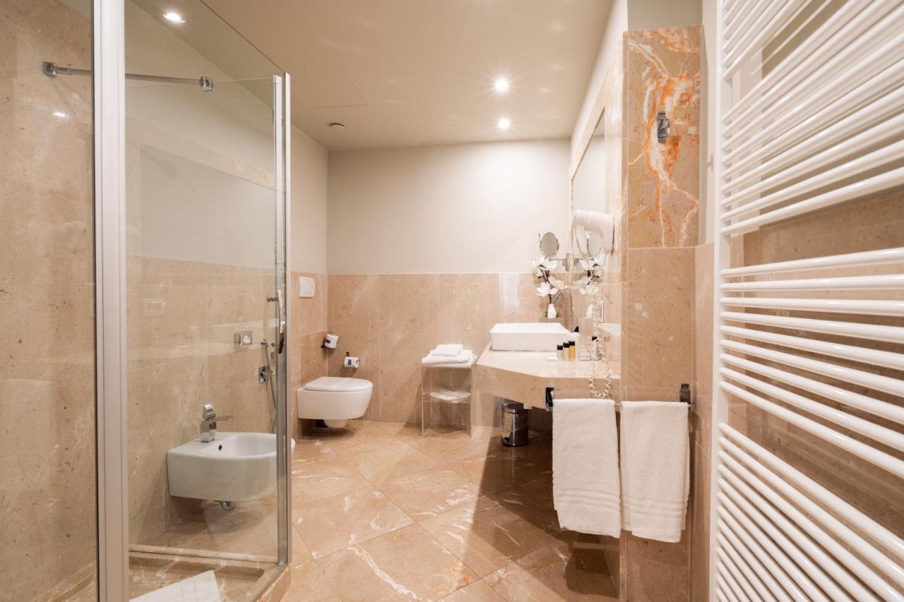 Michelangelo Hotel 4*